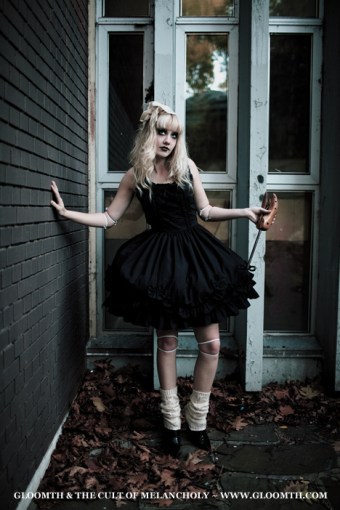 gloomth gothic doll outfit