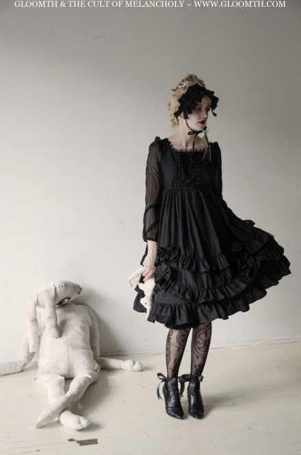 gloomth clothing review