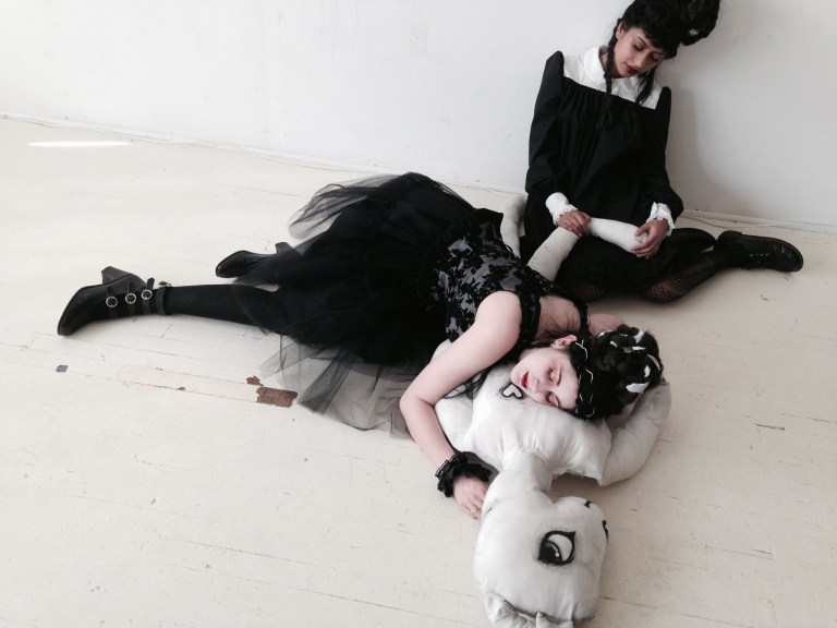 gothic fashion by gloomth