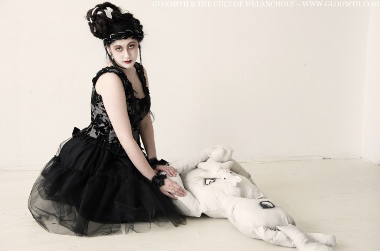 gothic fashion gloomth