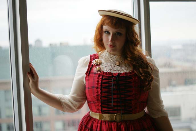 gloomth-toronto-gothic-lolita-clothing-hotel.