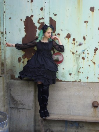 fine lines model gloomth