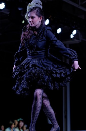 gloomth gothic lolita fashion show