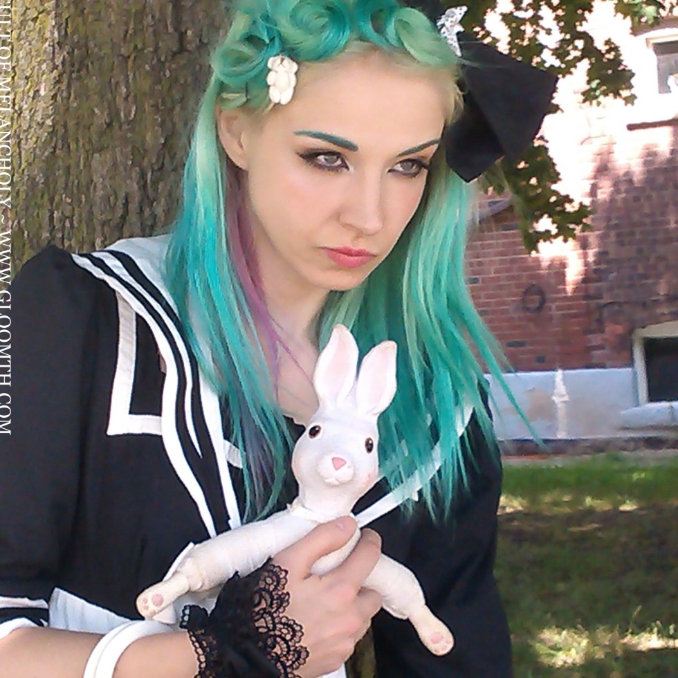 fine lines gloomth schoolgirl