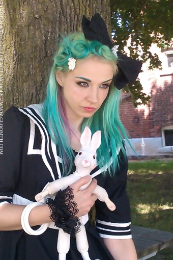 fine lines gloomth schoolgirl