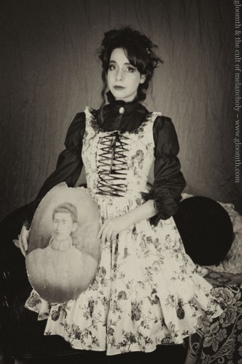 victorian outfit gloomth portrait