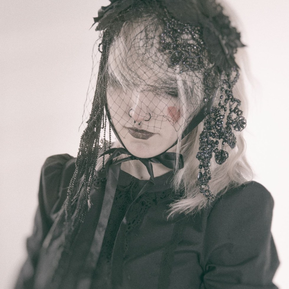 dark gothic model gloomth