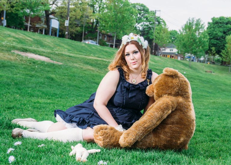 retro doll fashion gloomth