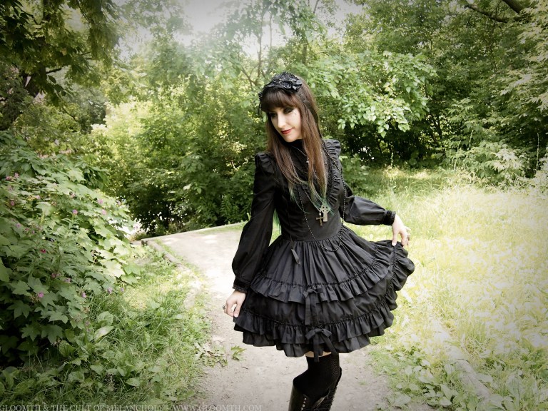 gothic victorian clothing