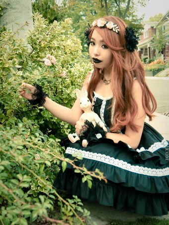gothic doll gloomth