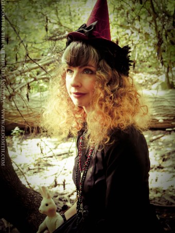 hedgewitch gothic photoshoot gloomth