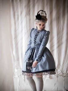 corset over dress gloomth