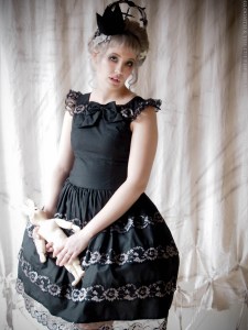 seance gothic prom dress gloomth bridesmaid