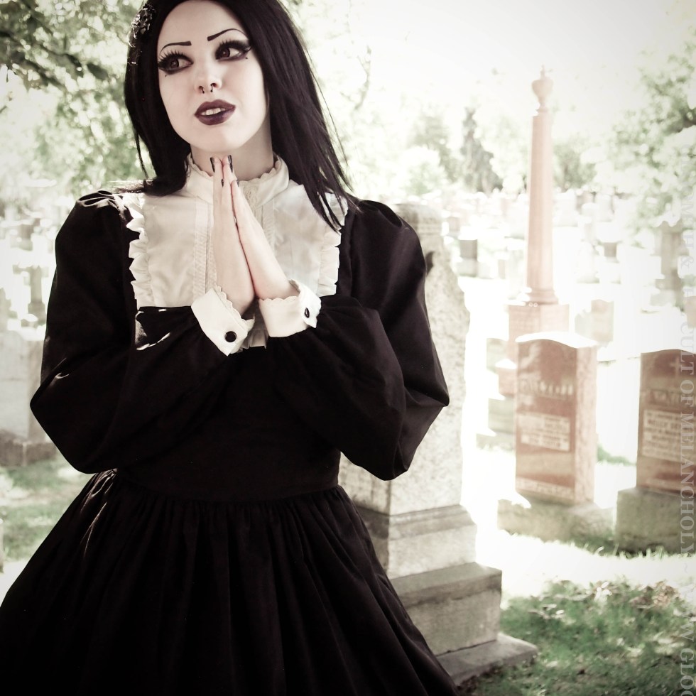 gothic clothing by gloomth
