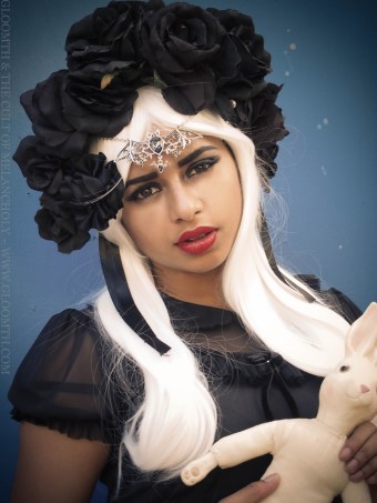 gothic lolita with white wig