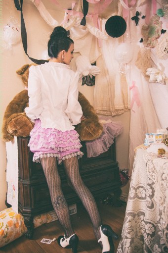 short ruffle bloomers