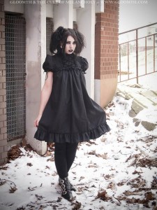 gothic photoshoot in snow gloomth