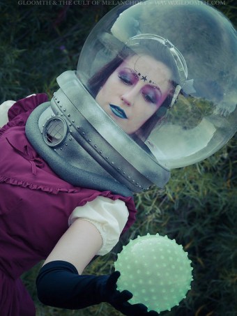 retro space scifi photoshoot editorial space-helmet