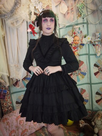 victorian grunge lolita fashion toronto canada gloomth gothic style hexcelle
