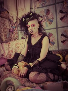 victorian grunge lolita fashion toronto canada gloomth gothic style