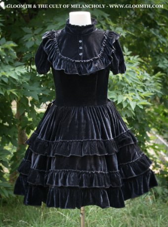 gothic-victorian-velvet-lolita-dress-gloomth