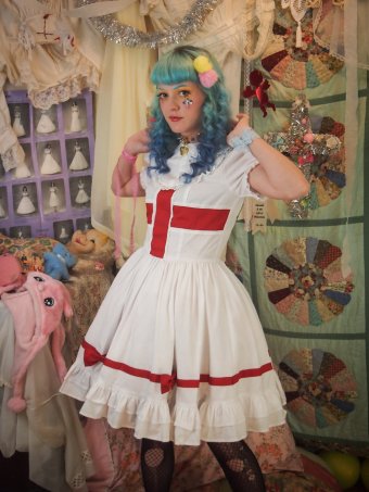 gloomth nurse lolita outfit with matching apron plus size canada
