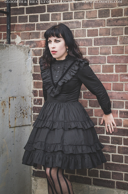 victorian mourning dress gloomth