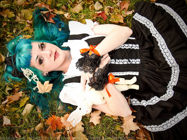lolita model in autumn leaves gloomth vanessa walsh taeden hall