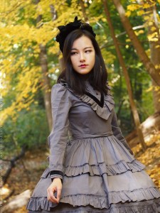 victorian mourning dress in grey by gloomth