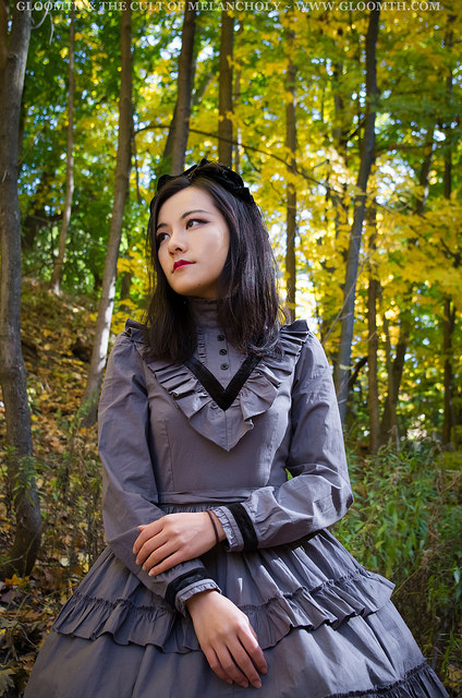victorian mourning dress in grey and black by gloomth