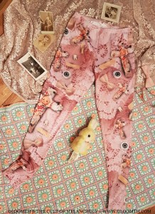 doll cross print leggings or tights gloomth