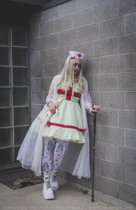 gurololita in mint green medical dress with extra eyeball by gloomth (6)