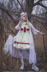 gurololita in mint green medical dress with extra eyeball by gloomth (6)