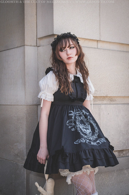 old school lolita gloomth