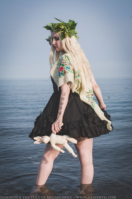 midsommar cult outfit