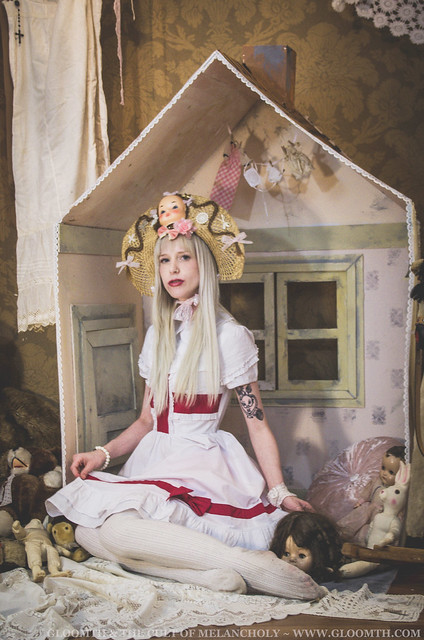 grunge living doll girl