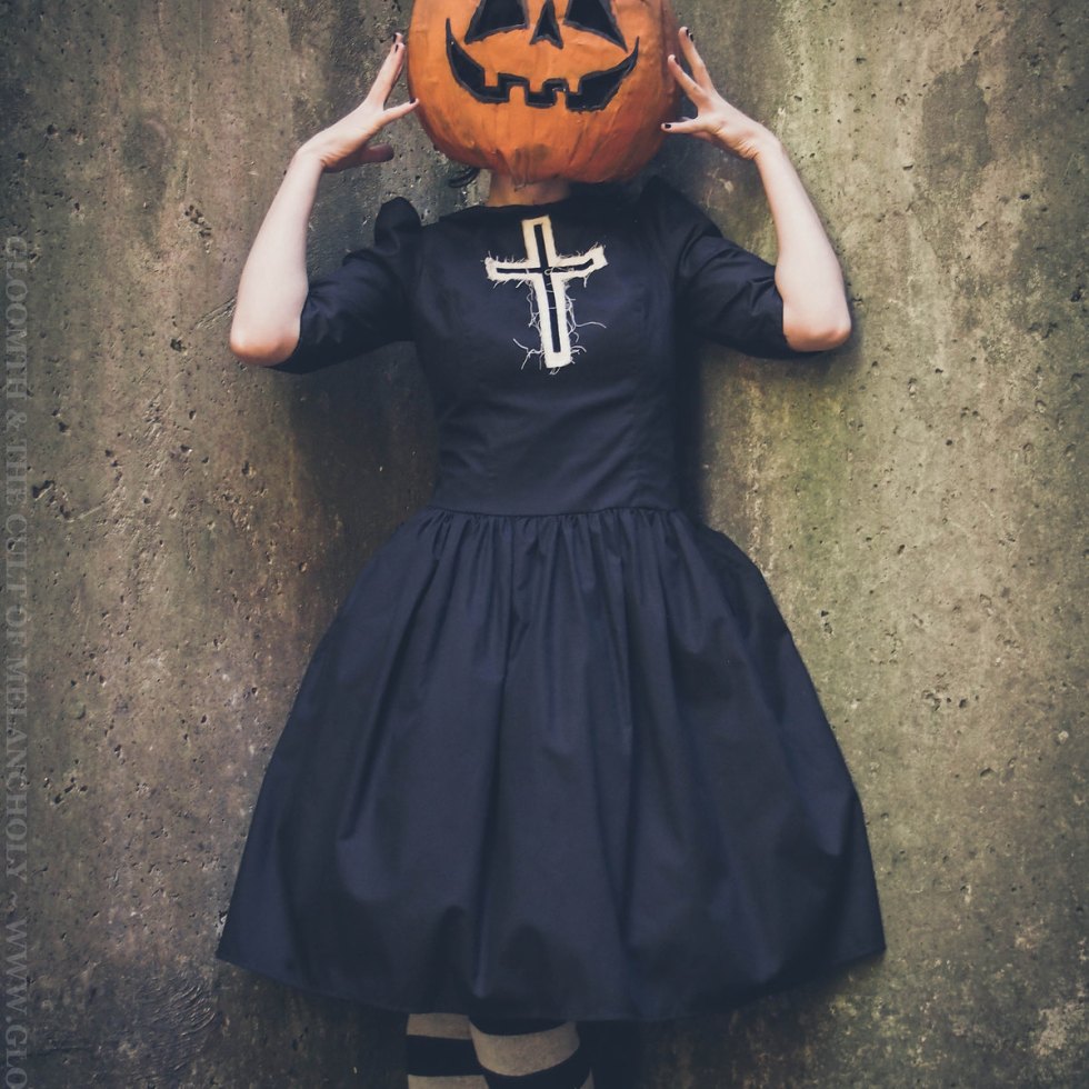 jack-o-lantern mask halloween girl