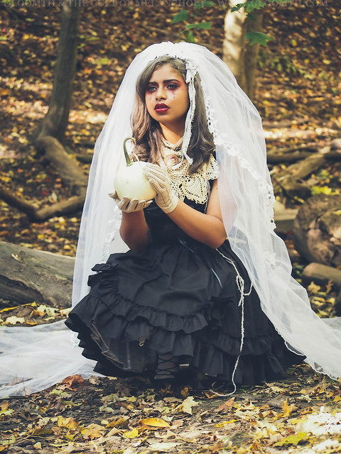 halloween bride photoshoot