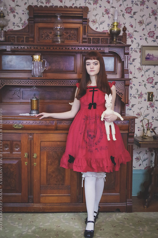 gothic lolita in a red dress