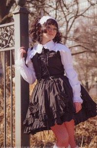 gothic lolita jumperskirt in black