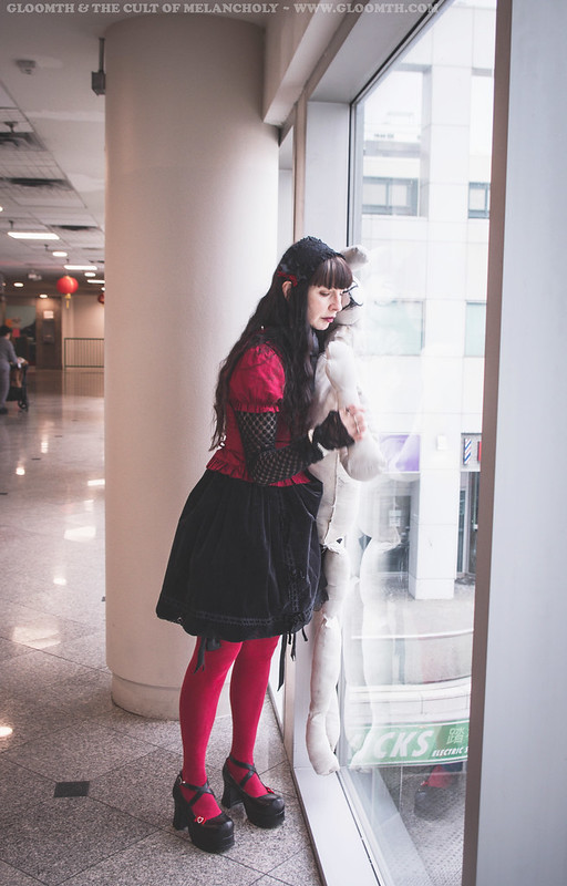 red and black gothic lolita look