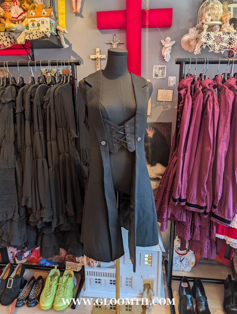 ouji fashion at doll funeral in toronto