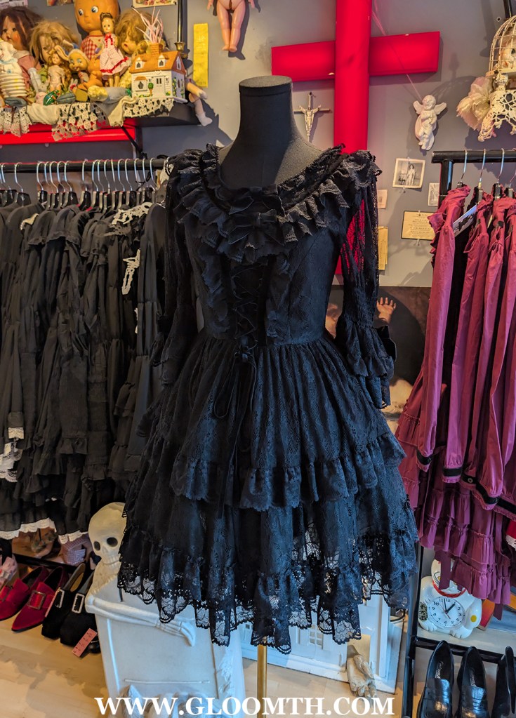 black lace gothic lolita dress by gloomth