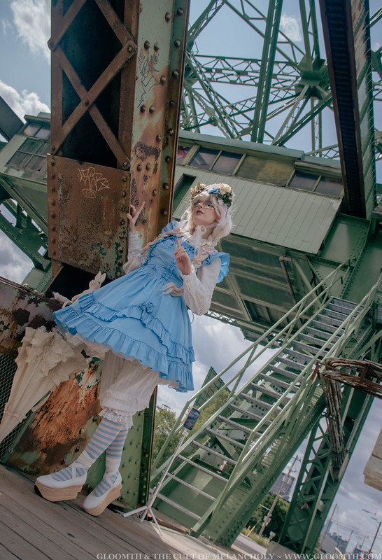 steel bridge lolita photoshoot